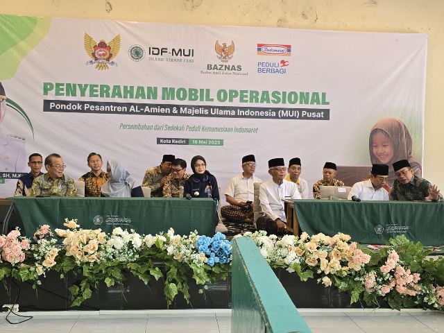 Kiai Anwar Berpesan Jangan Pelit Uang Kembalian Belanja untuk Sedekah