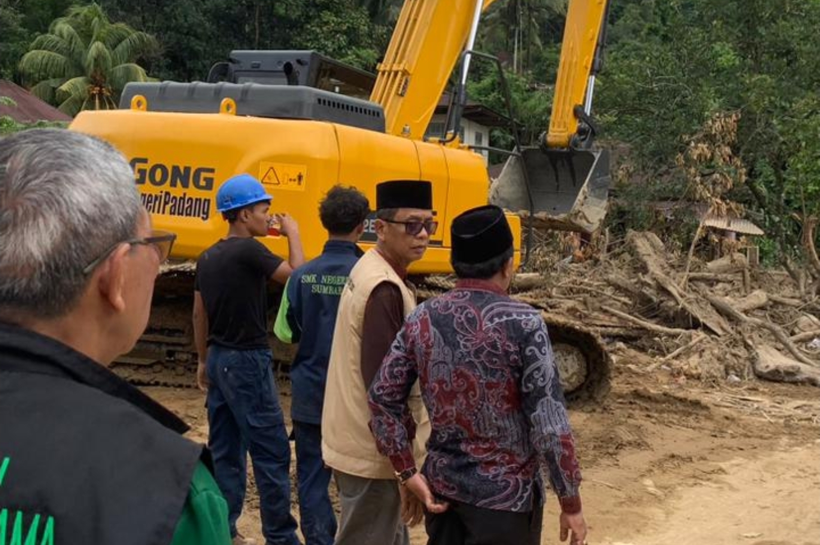 Wasekjen MUI Desak Menteri LH Tak Ragu Cabut Ijin Usaha Penyebab Bencana Sumatera