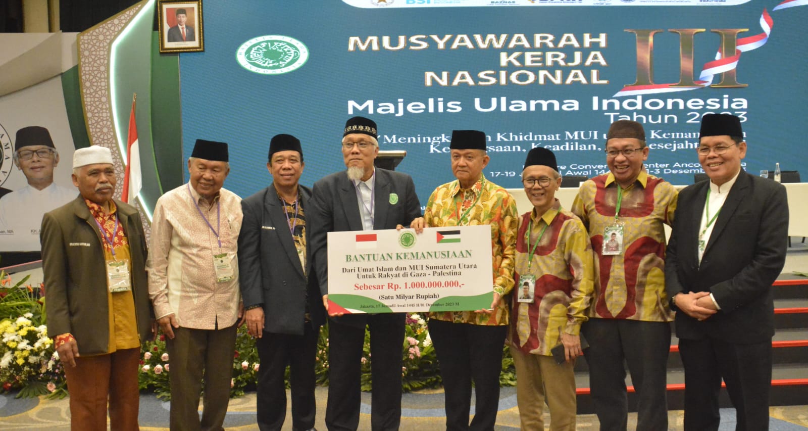 MUI Sumut Serahkan Donasi Rp 1 Miliar untuk Palestina dan Buku Khotbah Bela Palestina di Mukernas Ke-3