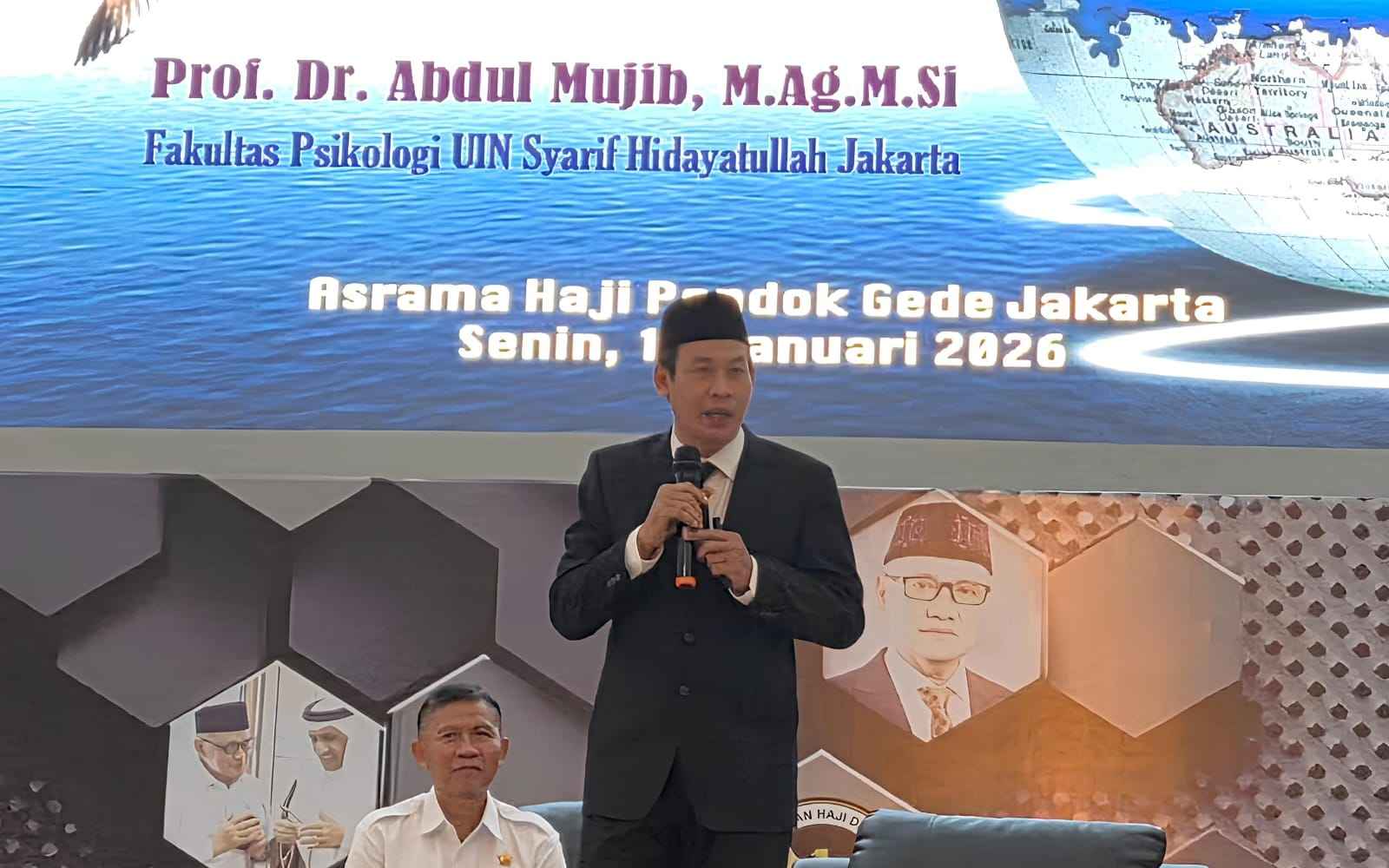 Calon Petugas Haji Dibekali Kemampuan Pertolongan Pertama Psikologis untuk Jamaah