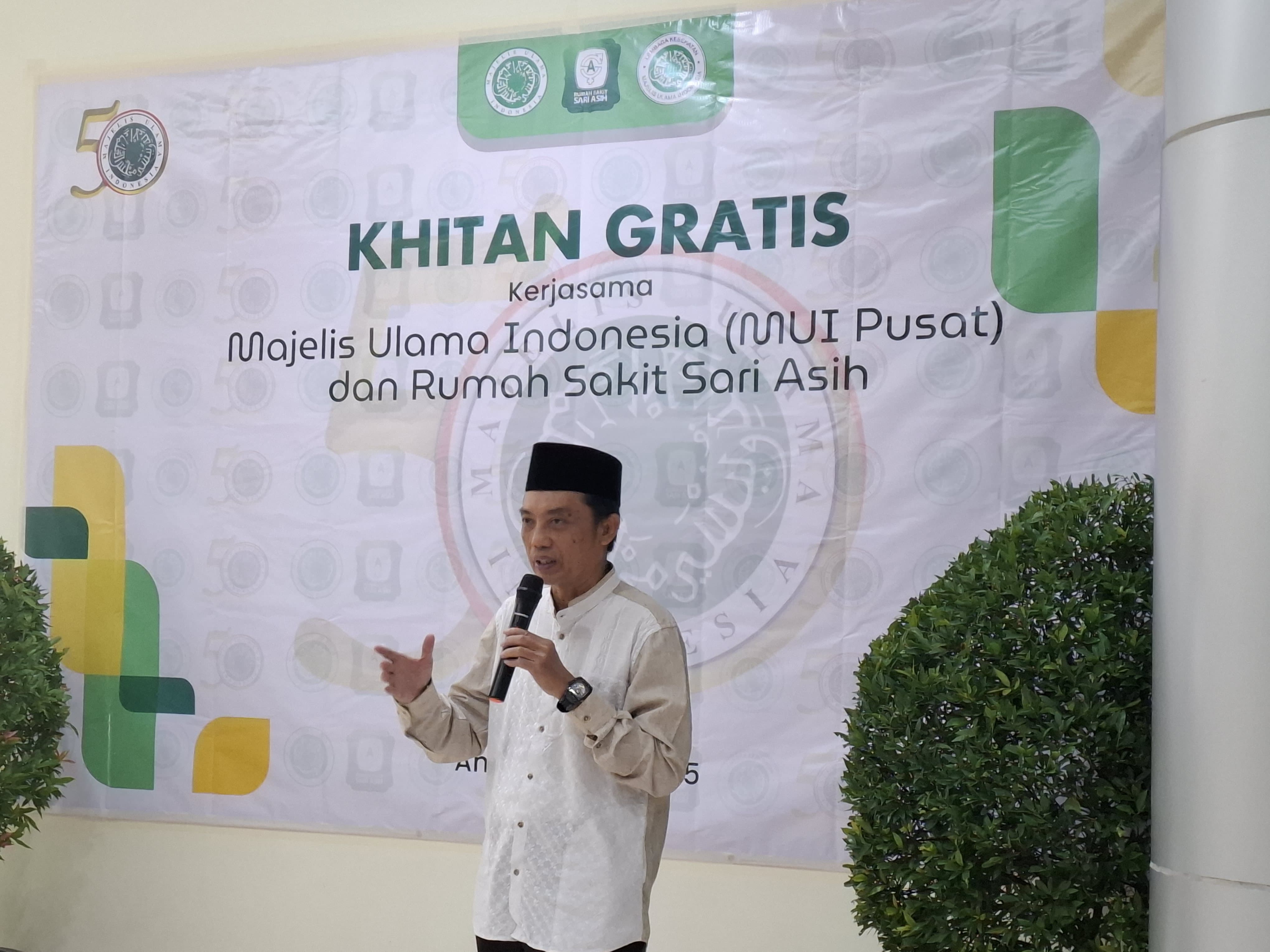 Khitanan Gratis Warnai Milad Emas MUI, Puluhan Anak Terlayani di RS Sari Asih Ciputat