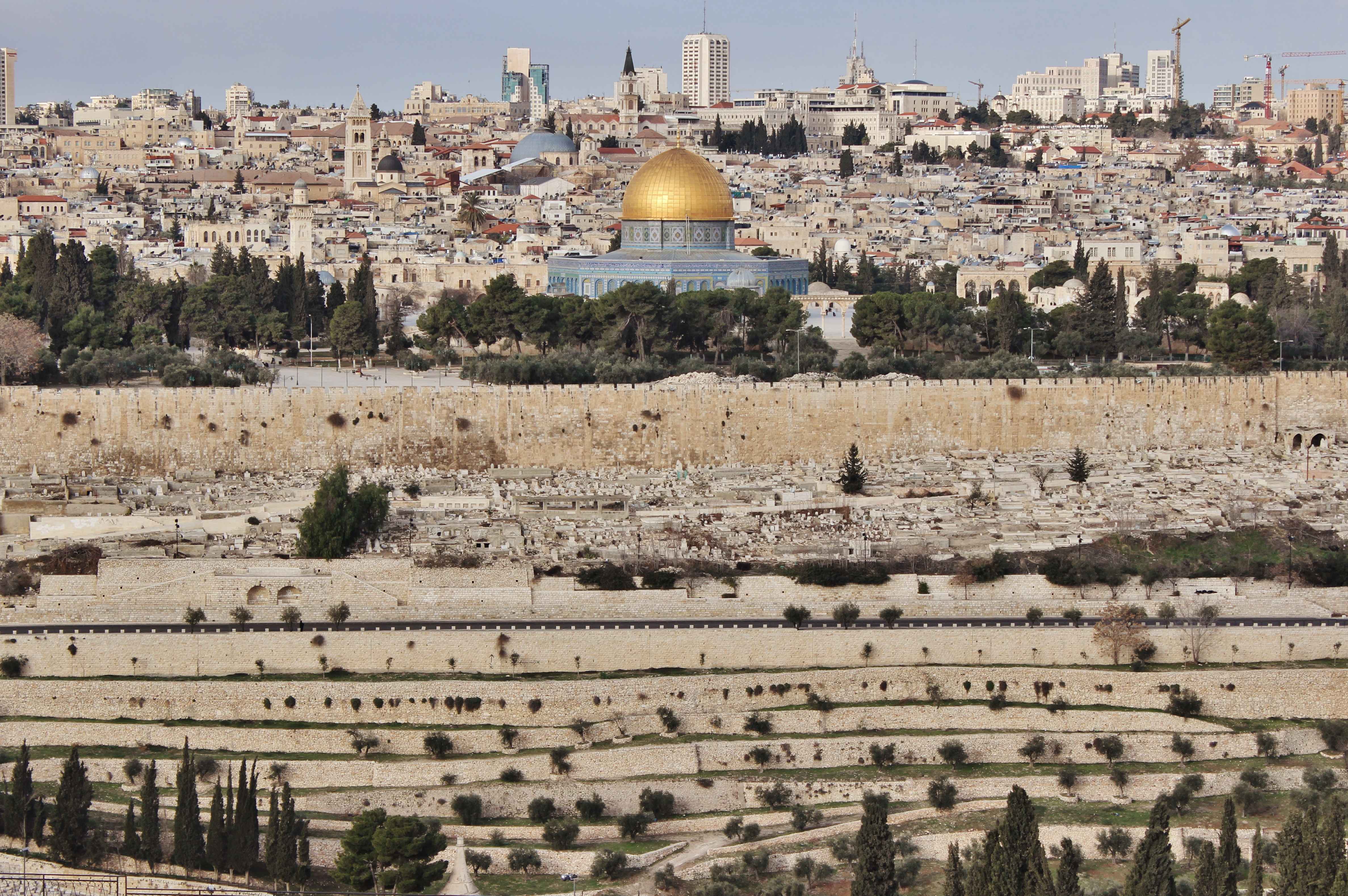Khutbah Jumat: 9 Alasan Mencintai dan Membela Palestina