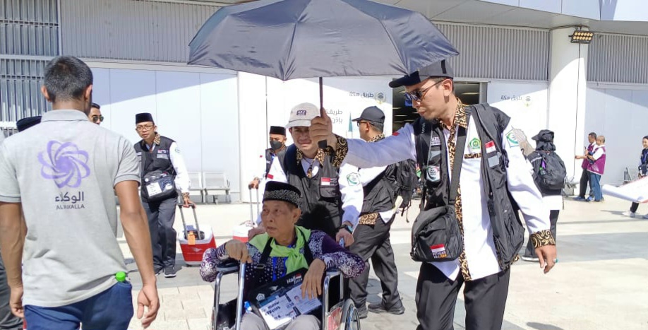 Cuaca di Tanah Suci Sangat Panas, Ini Pesan Gus Men untuk Jamaah Haji