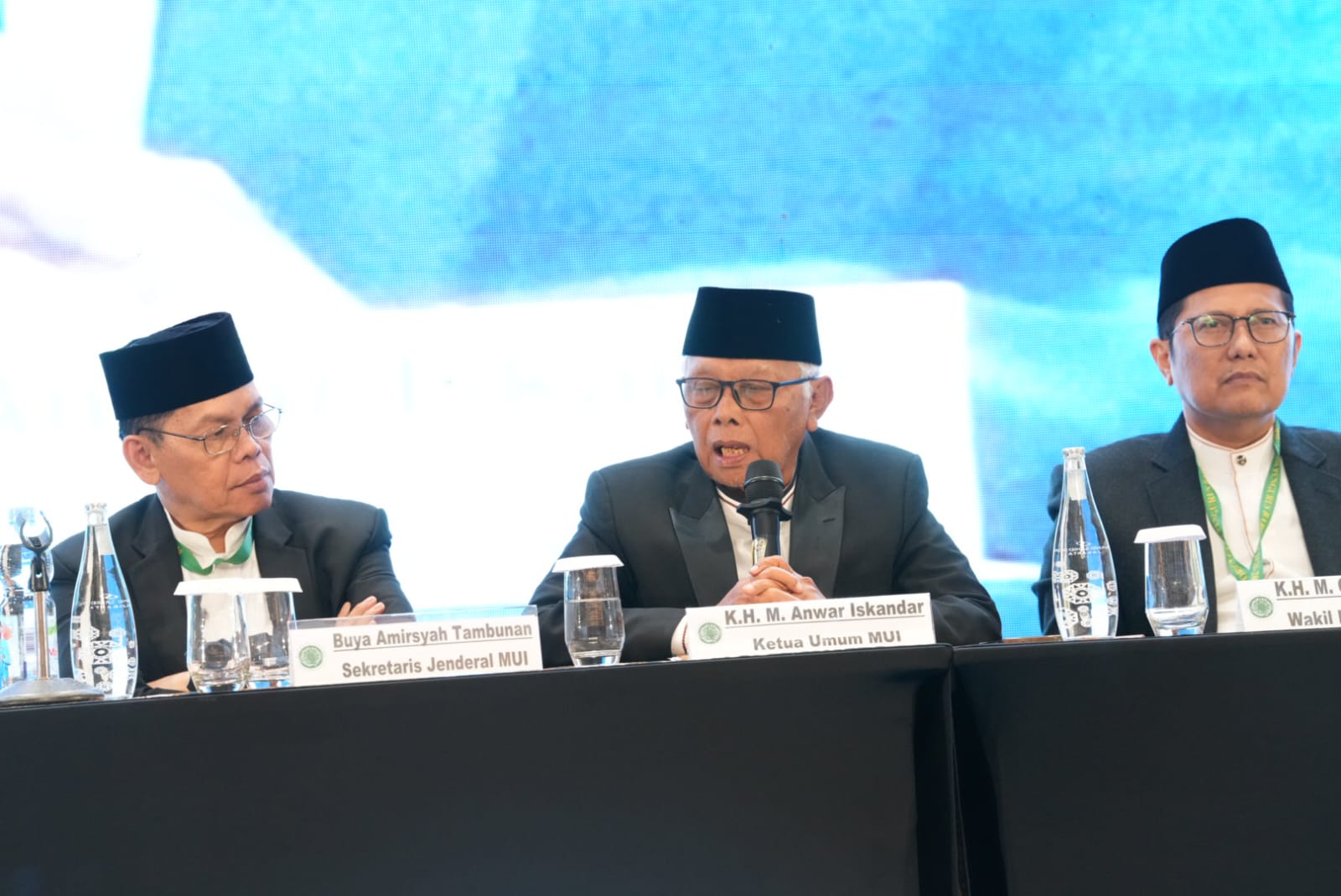 Prihatin dengan Kondisi Bencana, Ketua Umum MUI Imbau Perayaan Tahun Baru 2026 Diisi Doa Bersama