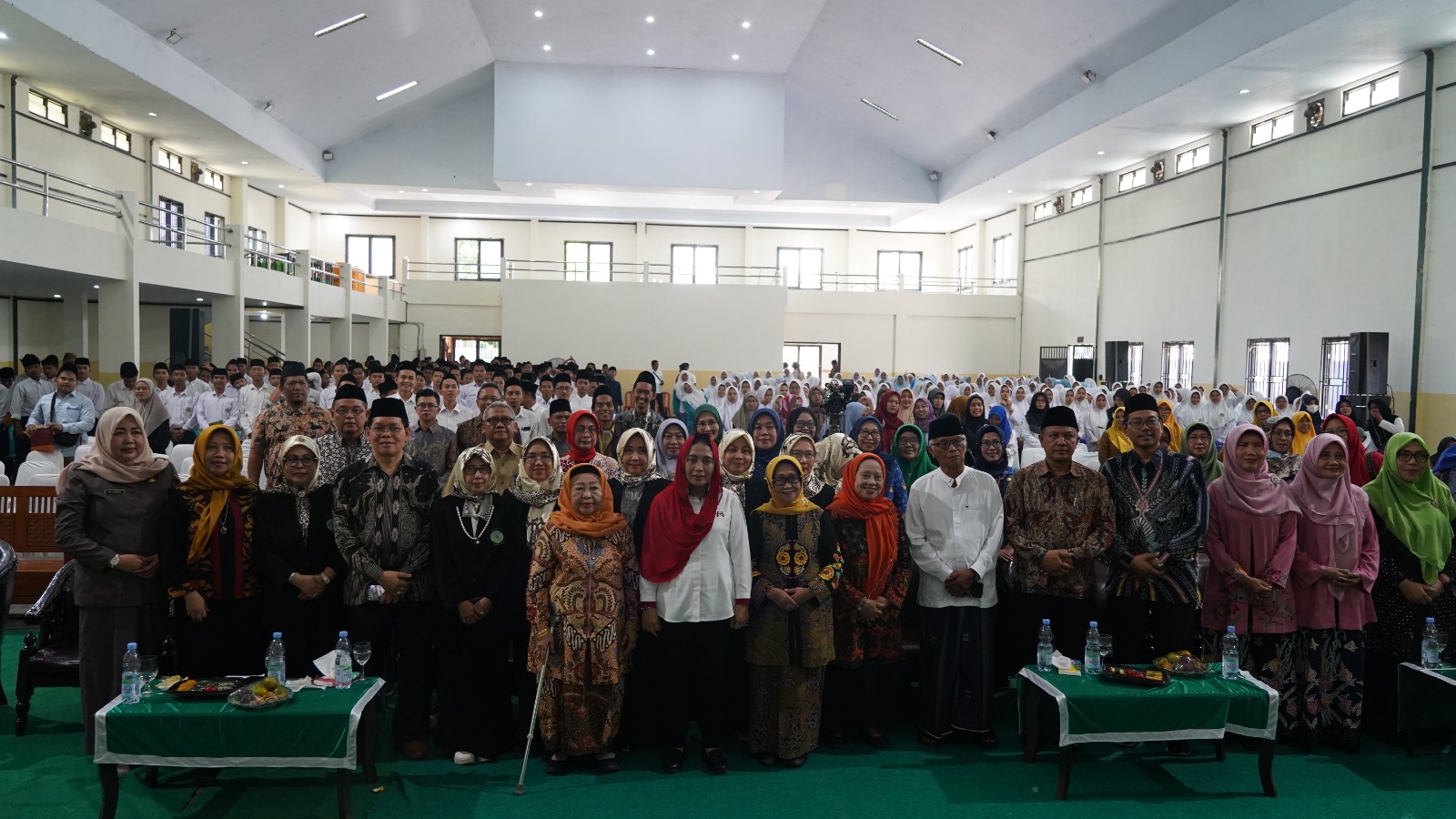 Menteri PPPA dan Sekjen MUI Beserta Rombongan Sowan ke Dua Pesantren Besar di Jombang