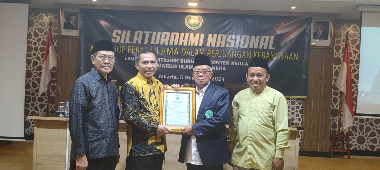 LPBKI MUI Serahkan Sertifikat Tashih Smart Watch Taqwa