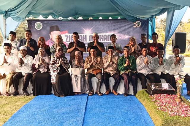 Di Ziarah Makam Kiai Ichwan Sam, Buya Pasni Sampaikan Pengingat Kematian