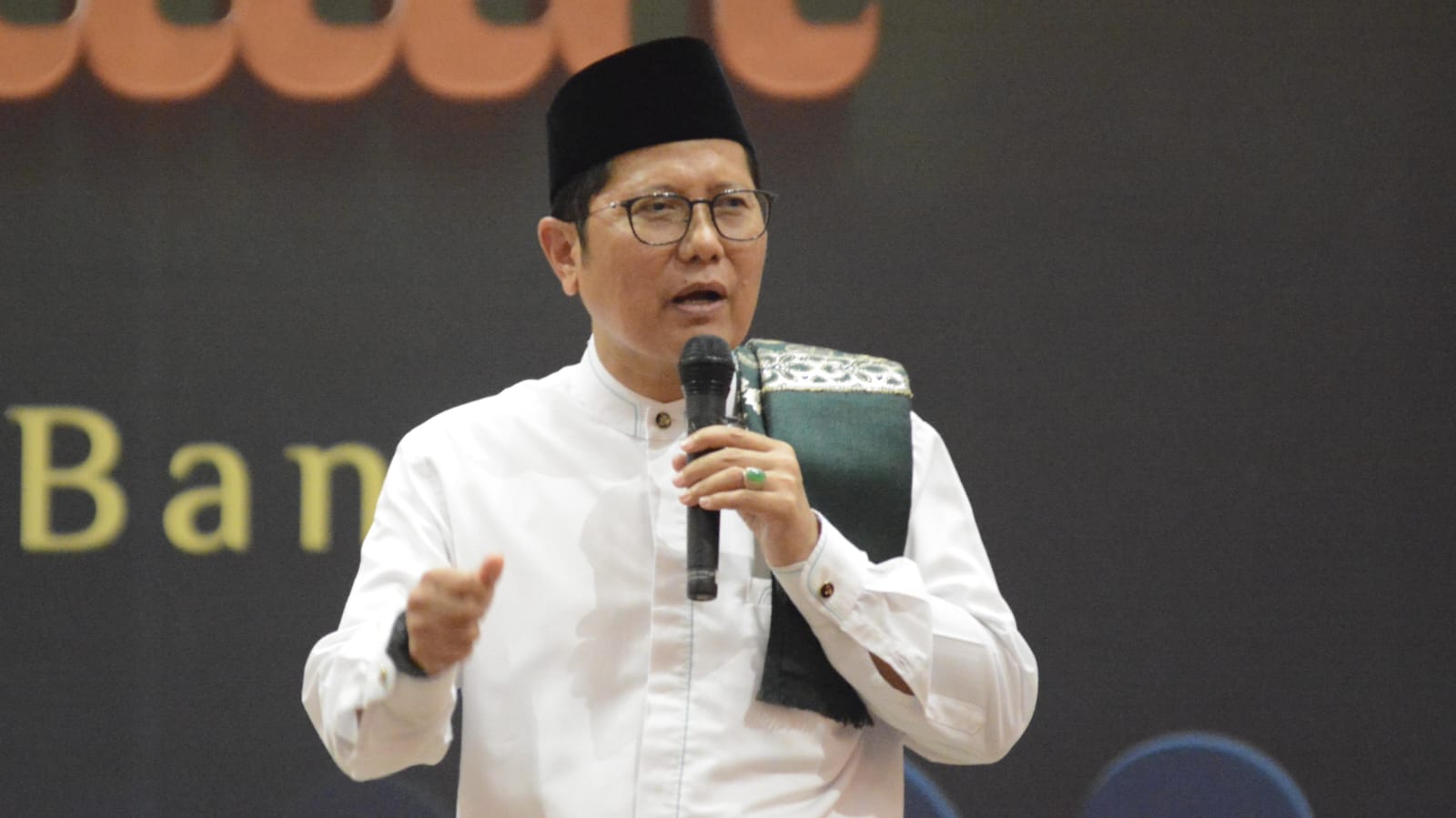 Khutbah Idul Fitri: Idul Fitri Rekatkan Persaudaraan, Kunci Harmonis Bangsa dan Negara