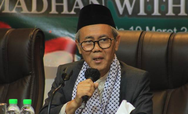 Konsisten Bela Palestina, Ketua MUI Diangerahi Lifetime Achievement Award UHAMKA