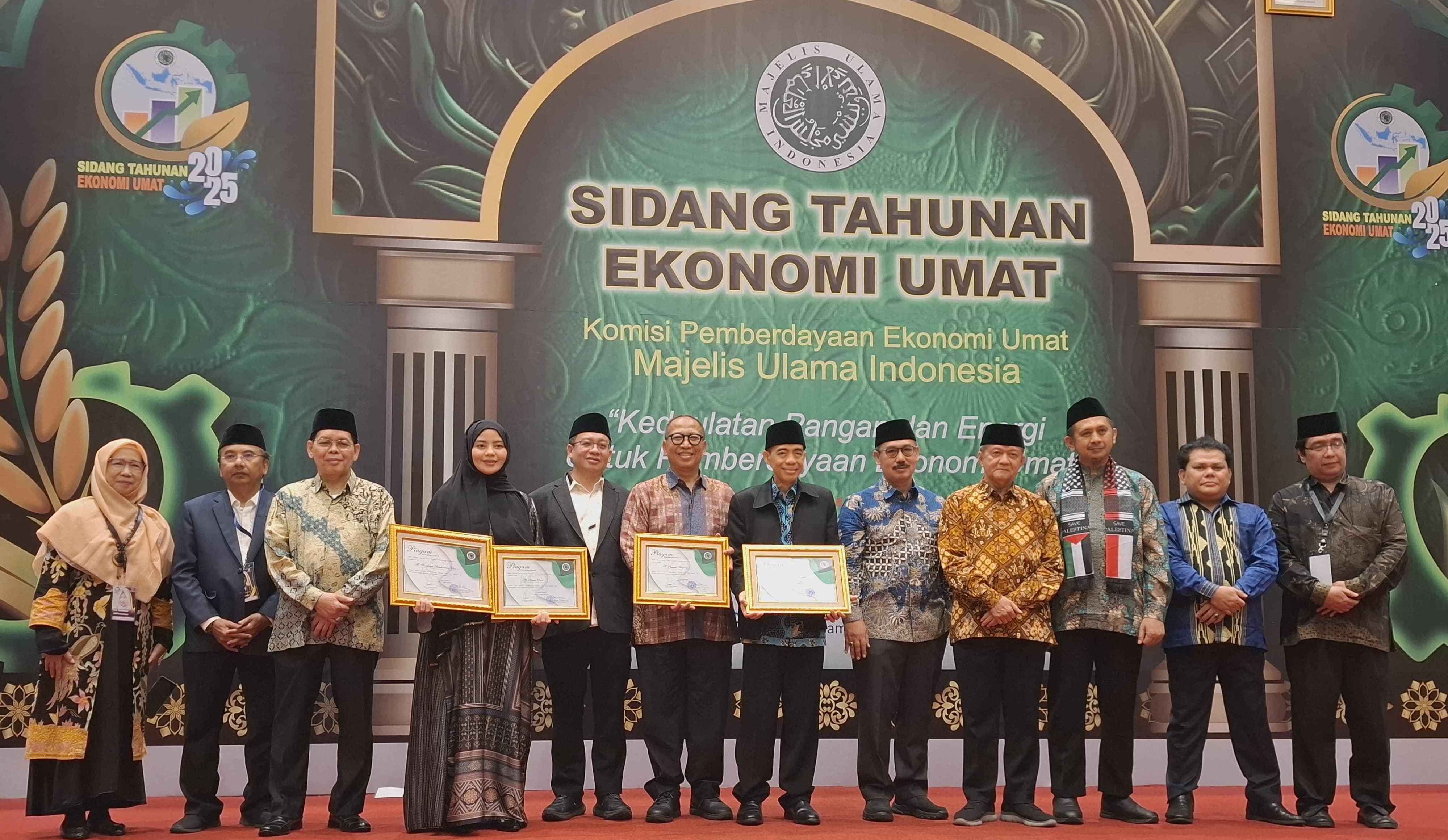 Sidang Ekonomi Umat Berikan Penghargaan kepada 9 Tokoh Penggerak Ekonomi