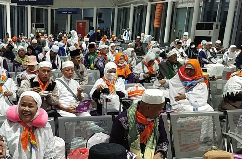 Keberangkatan 422 Jamaah Haji Asal Banjarmasin Awali Fase Pemulangan dari Madinah