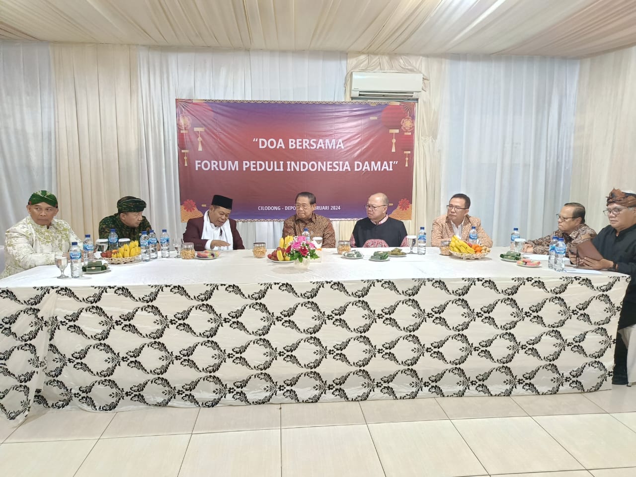 Bersama Tokoh Agama, Waketum MUI Doakan Indonesia Tetap Damai