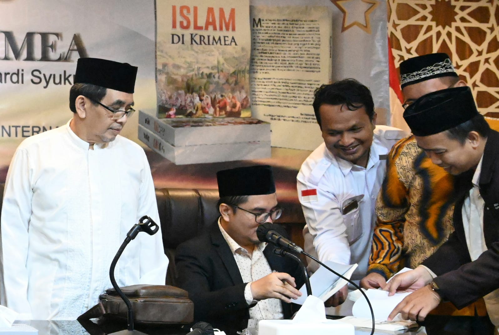 Lebih Dekat dengan Sejarah Islam di Eropa Timur Lewat Buku Islam di Krimea