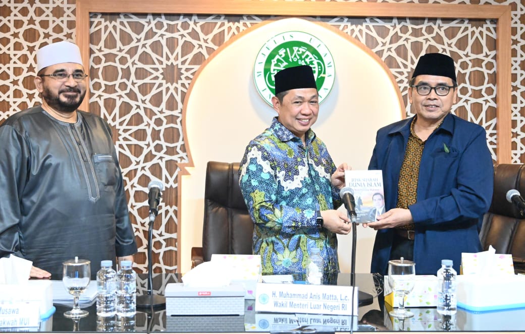 Wamenlu Anis Matta Paparkan Korelasi Indonesia dan Geopolitik Dunia di MUI