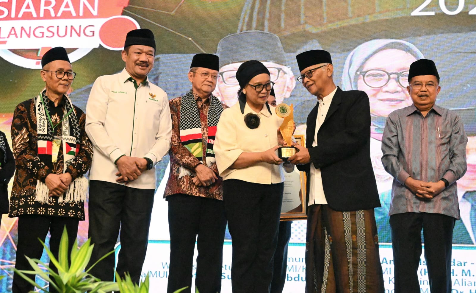 Tak Gentar Bela Palestina, Retno Marsudi Terima Penghargaan MUI Diplomacy Mujahidah Award