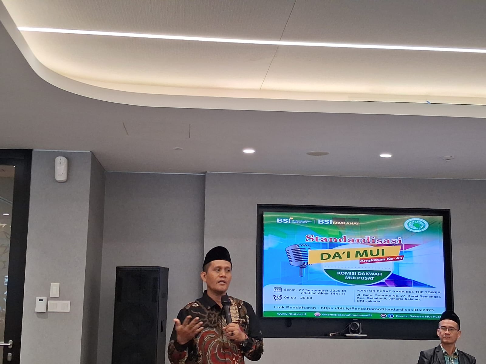 Kiai Arif Tegaskan Pentingnya Menjaga NKRI dengan Islam Wasathiyah dan Pancasila