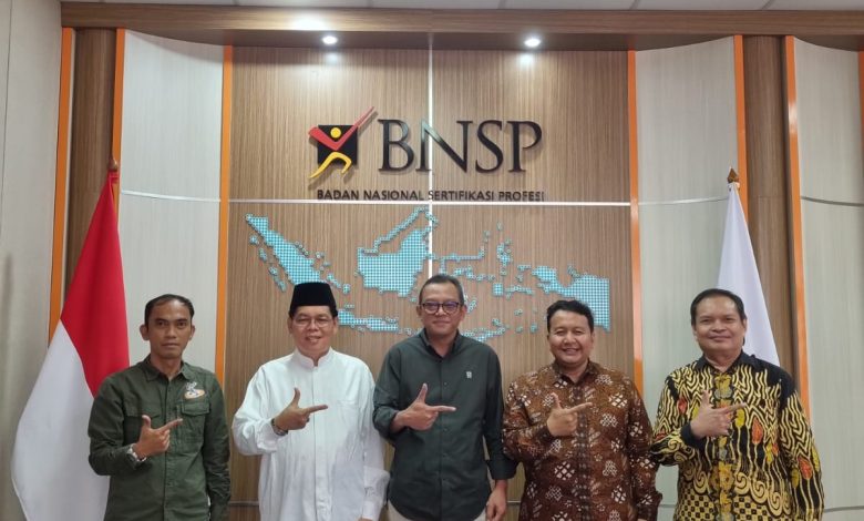 BNSP Dukung LSP-MUI Perluas Skema Sertifikasi Syariah untuk Profesi BNSP Dukung LSP-MUI Perluas Skema Sertifikasi Syariah untuk Profesi