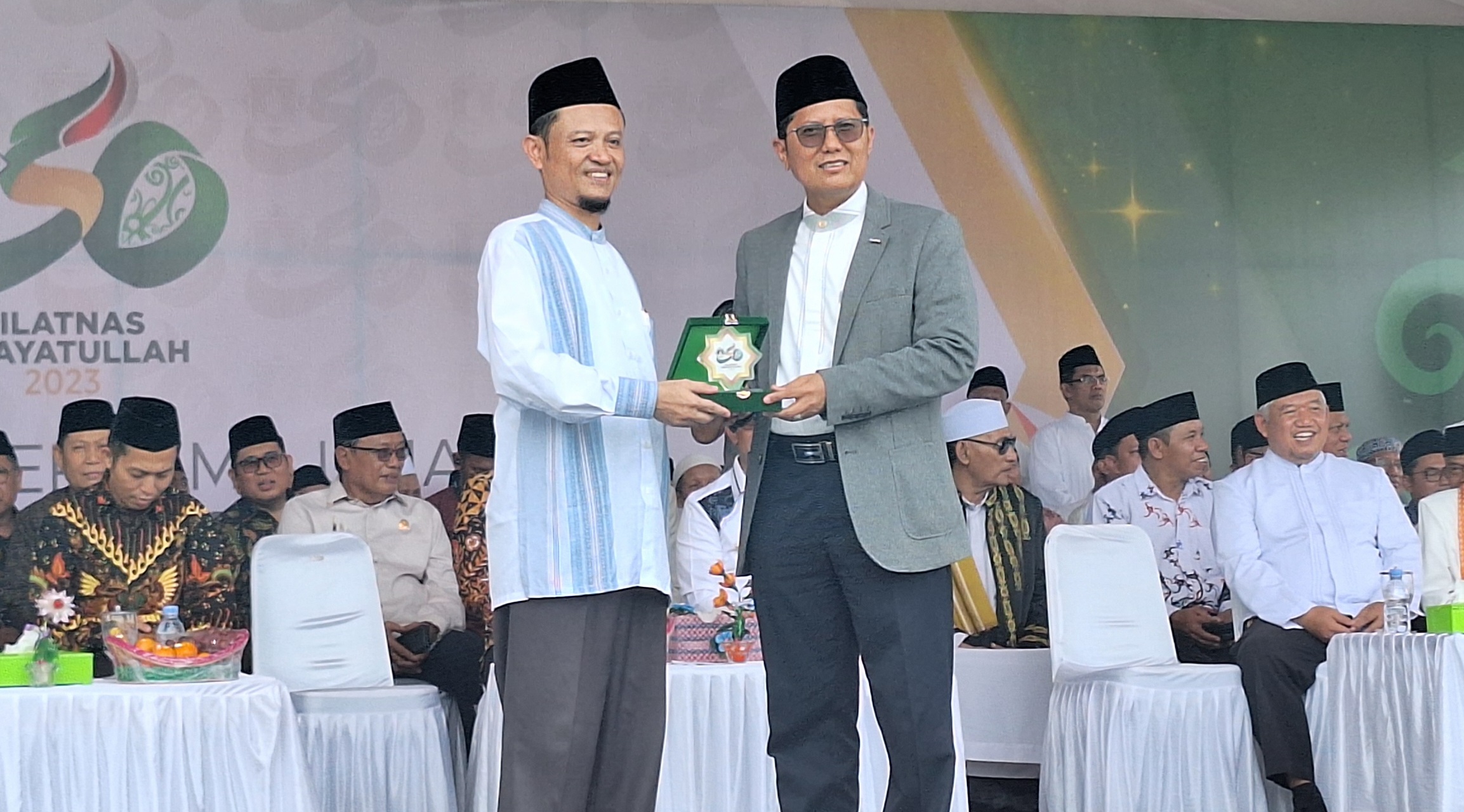 KH Cholil Nafis Diberi Gelar Anggota Kehormatan Hidayatullah