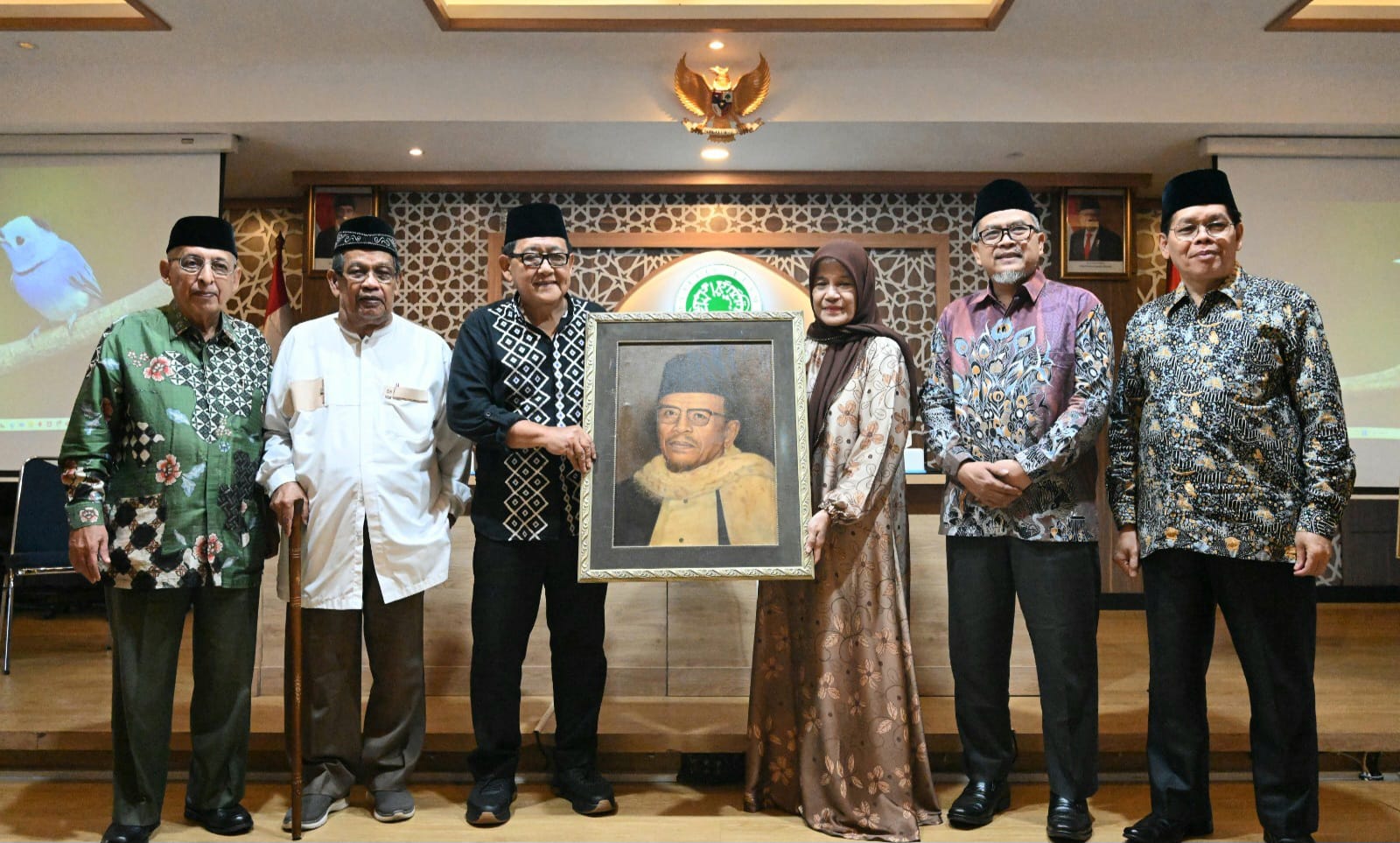 Ketua MUI Apresiasi Lukisan Buya Hamka & Kiai Ma'ruf Karya Pelukis Firdaus Alamhudi