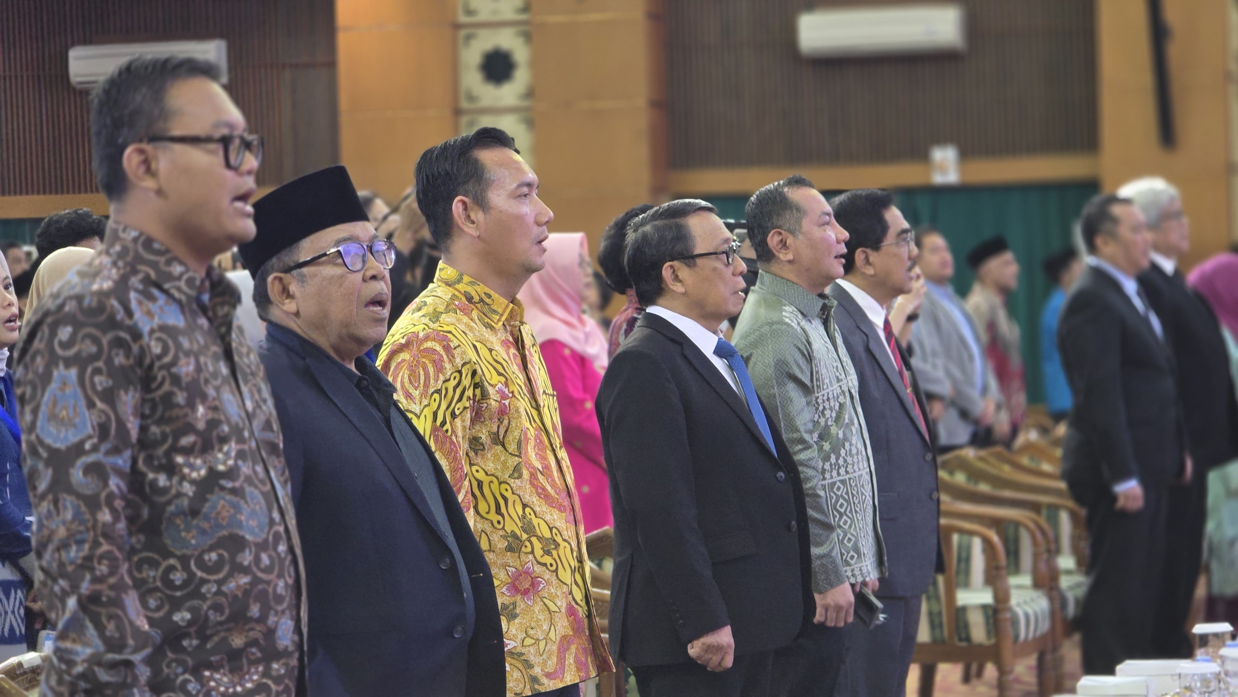 Hadiri Pengukuhan Guru Besar, Kiai Masduki: Prof Gun Gun Banyak Berkontribusi di MUI Lewat Pikiran Cerdas dan Tajam