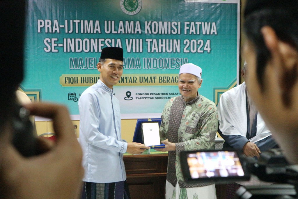 Pra Ijtima Ulama Komisi Fatwa Ke-VIII, Kiai Niam: Perlu Mendudukkan Apakah Salam Lintas Agama Ibadah atau Muamalah