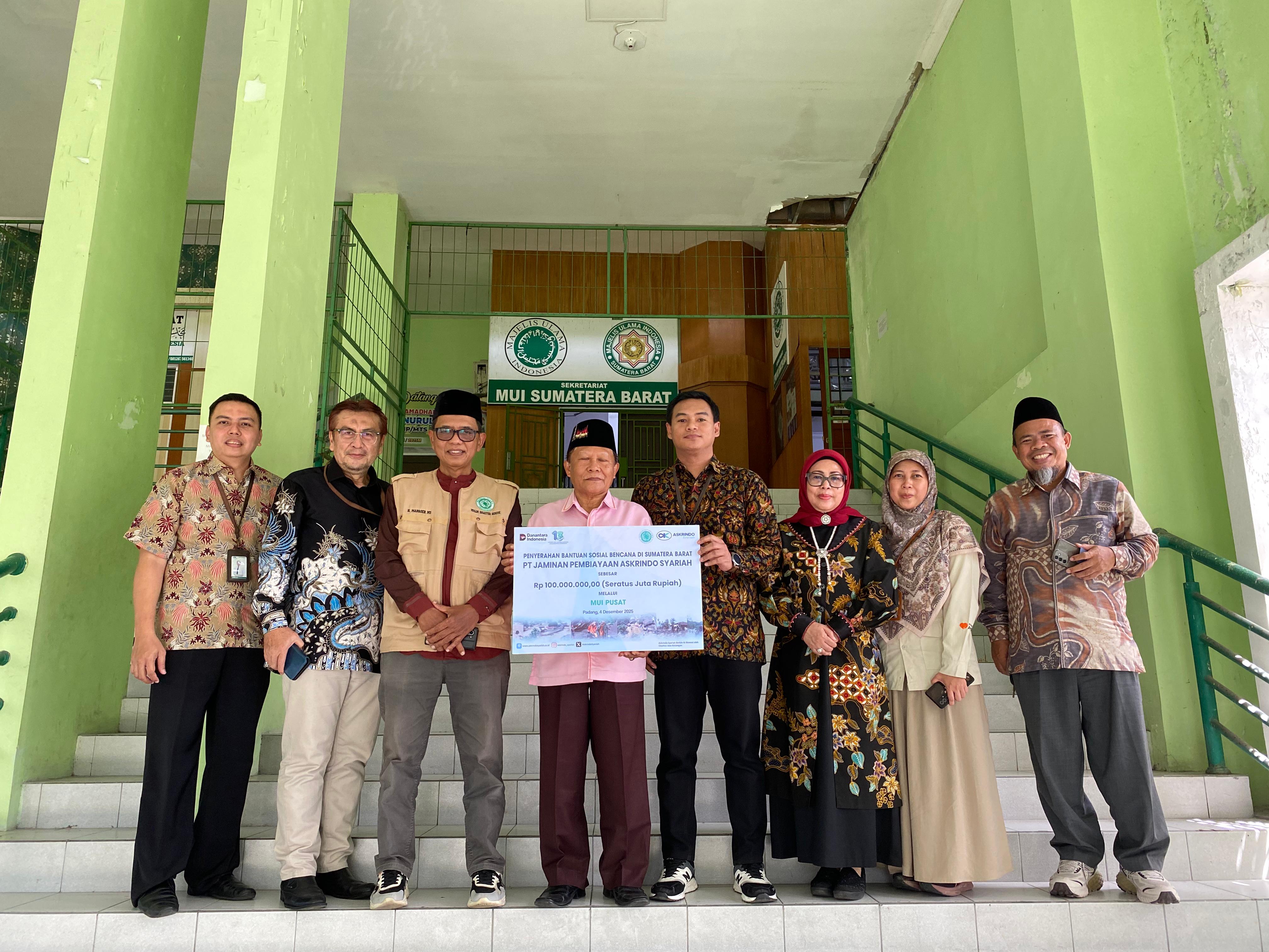 Askrindo Syariah Serahkan Bantuan Rp 100 Juta untuk Korban Bencana di Sumatera Melalui MUI Pusat