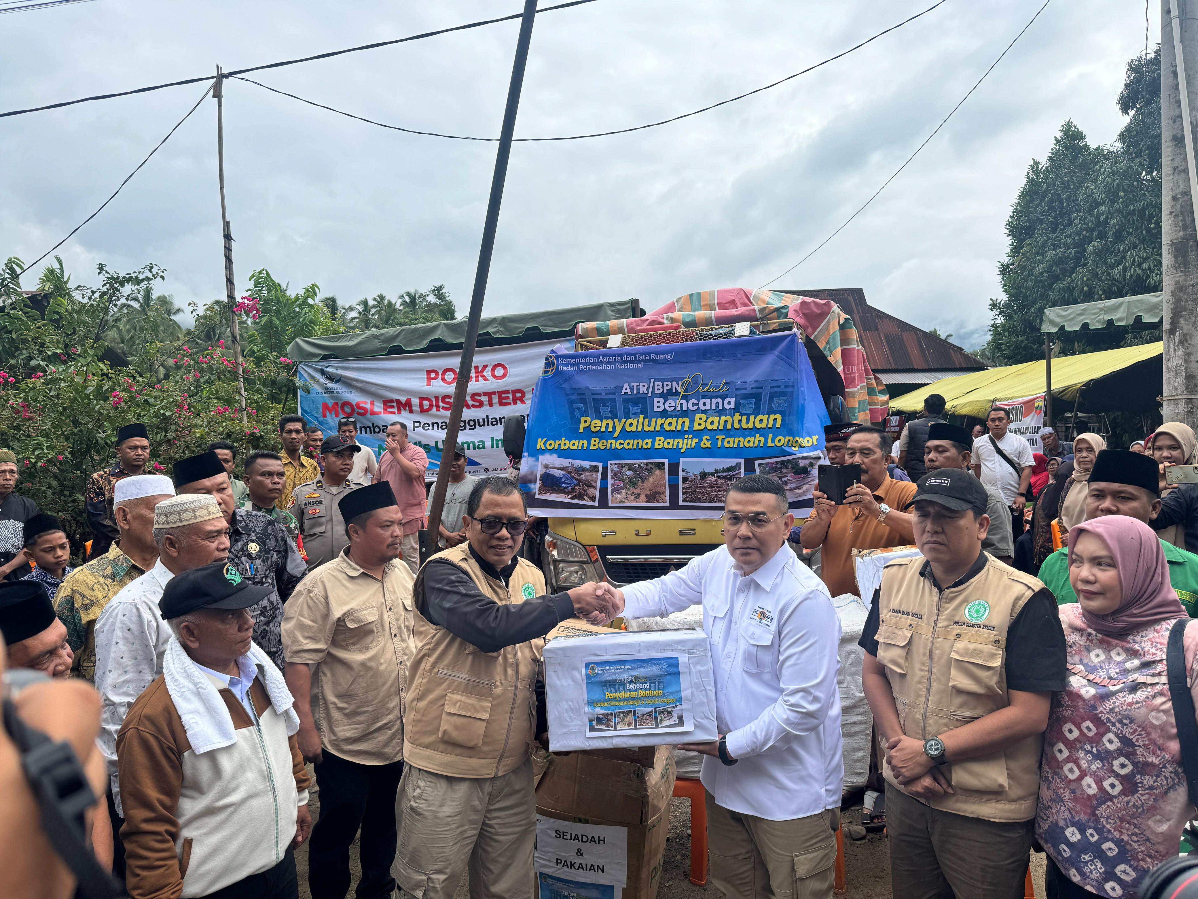 Wamen ATR/BPN Serahkan Bantuan BPN Peduli untuk Korban Bencana, MUI Sampaikan Apresiasi kepada Seluruh Donatur