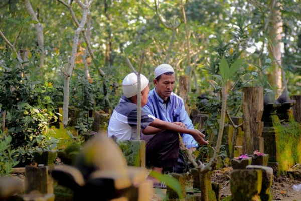 Hukum Tradisi Ziarah Kubur Jelang Ramadhan