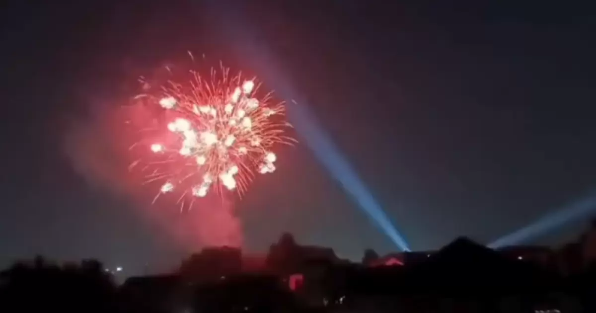 Petasan Kembang Api di Malam Hari Picu Kericuhan Warga, Bagaimana Hukumnya dalam Islam?