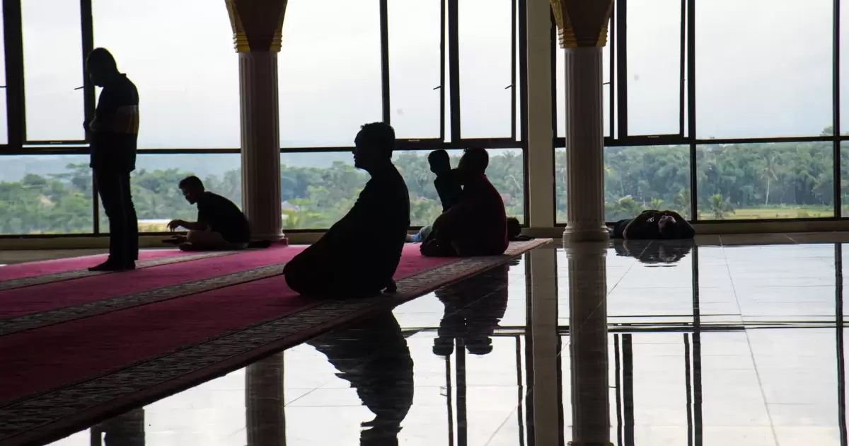 Jangan Abaikan Shalat meski Terjebak Macet saat Perjalanan Mudik