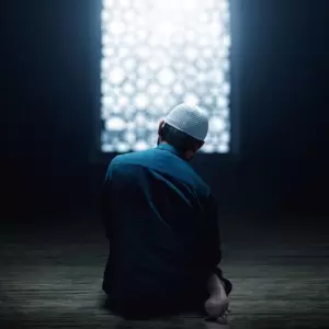 Doa saat Berjumpa Malam Lailatul Qadar, Lengkap dengan Artinya