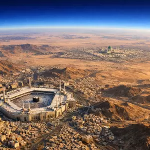 Jika Timur Tengah Terbakar, Siapa Penjaga Dua Kota Suci “Al-Haramain”?