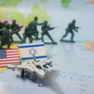 Mengapa Amerika Tunduk pada Israel?