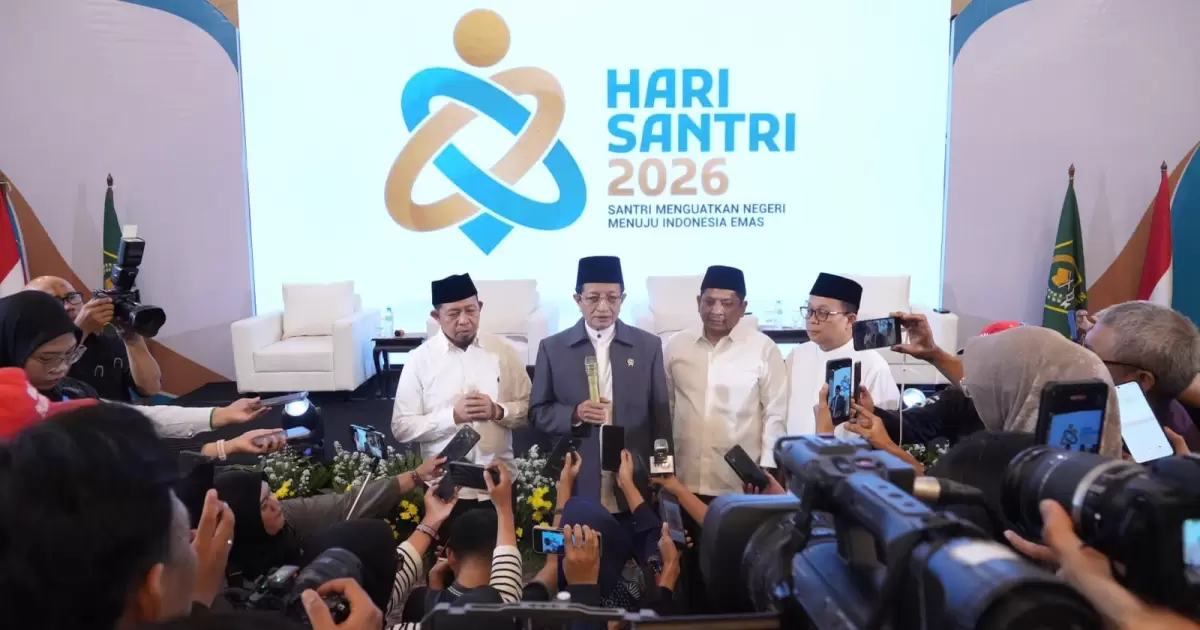 Majelis Ahli Komisi Infokomdigi MUI Thobib Al Asyhar Terima Penghargaan Kepemimpinan Komunikasi Pemerintah