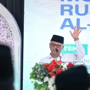 Ketum MUI: Frasa "Membantu" dalam UU Pesantren Itu Menyakitkan!