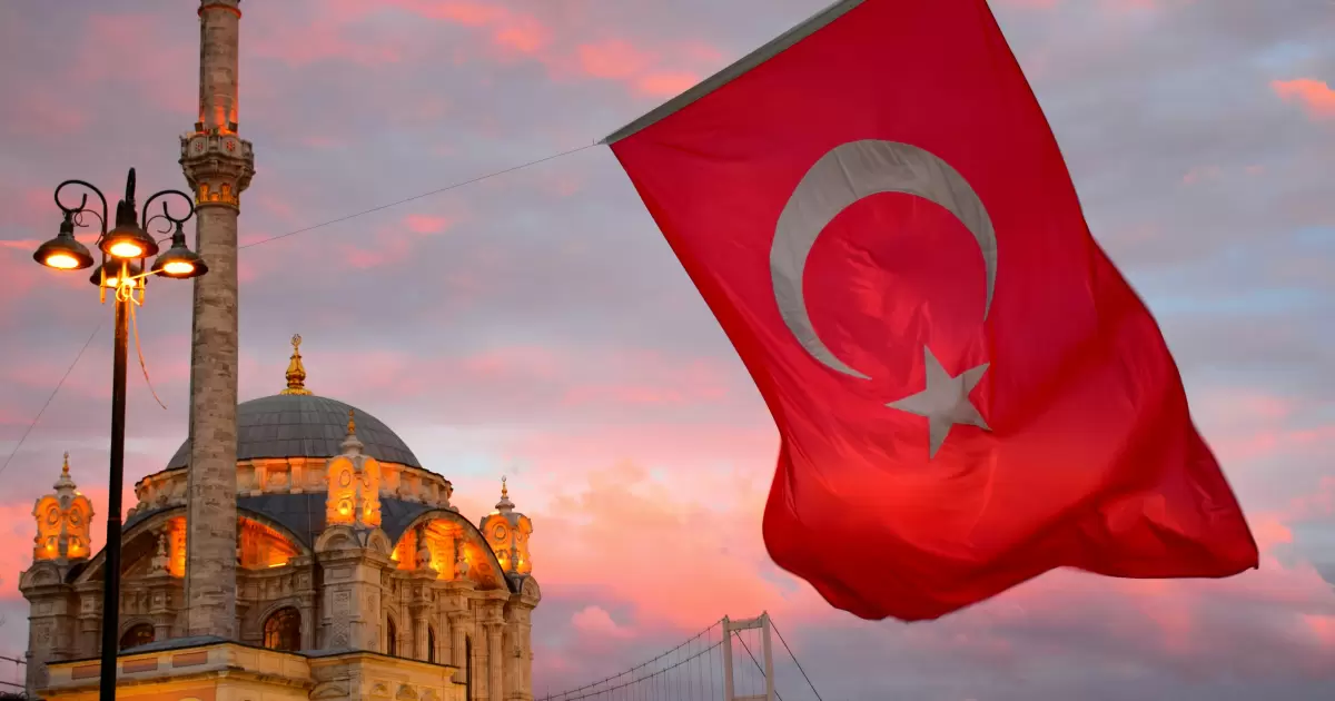 Büyük Mecidiye Mosque (Ortaköy Mosque) Istanbul, Turkey - Photo by Michael Jerrard on Unsplash