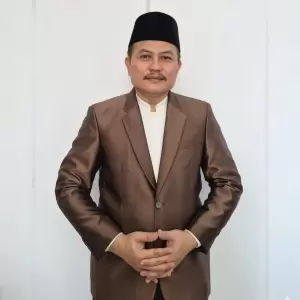 KH Khariri Makmun, Lc, DPL, M.A