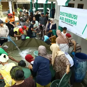 Respons Krisis Air Bersih, Baznas RI Salurkan 1,5 Juta Liter Air ke Berbagai Wilayah
