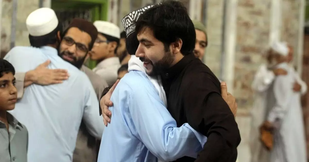 Menambah Keberkahan dengan Silaturahim