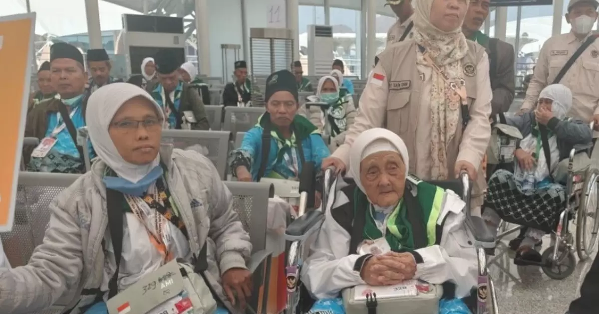 Sodiyah Syukur (86), Kanan