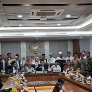Ketua MUI Ajak Warga Pasang Bendera Setengah Tiang, Tanda Protes Kehadiran Andrea Bocelli