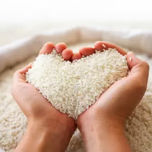 Mengapa Zakat Fitrah Boleh Ditunaikan dalam Bentuk Uang? Berikut Penjelasan Kiai Cholil