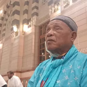 Jualan Sabun Mengantarkan Mbah Sarjo ke Tanah Suci Meski dengan Gulita Penglihatan