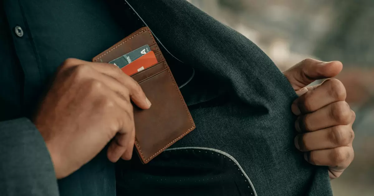 💳 (IG: @clay.banks) - Photo by Clay Banks on Unsplash