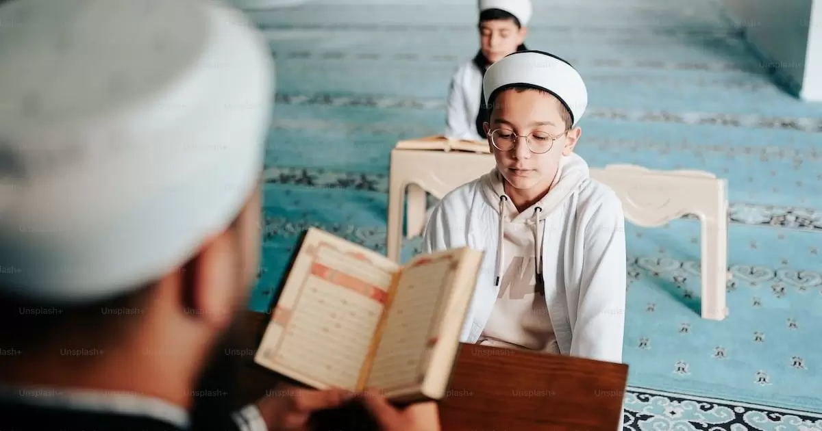 Islam tak Berhenti pada Simbol