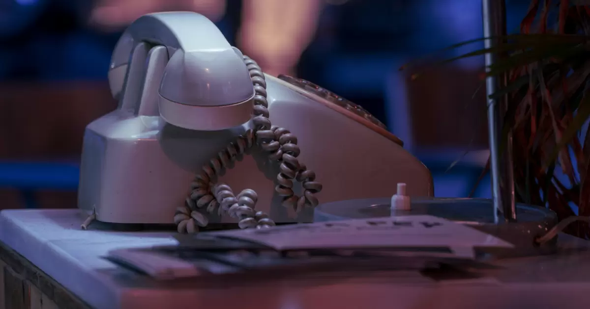 Ilustrasi telepon- Photo by George Chandrinos on Unsplash