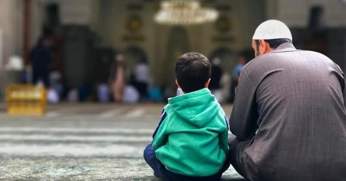 Khutbah Jumat: Peran Penting Seorang Ayah dalam Tumbuh Kembangnya Setiap Anak