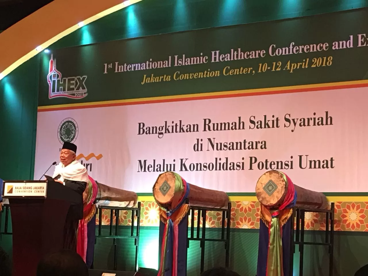 Ketum MUI Raih Penghargaan Tokoh Penyiaran 2018