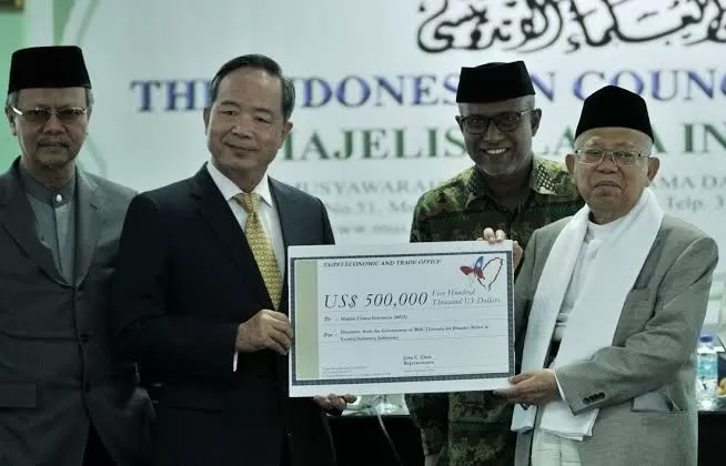 Pemerintah Taiwan Serahkan Bantuan Palu Melalui MUI