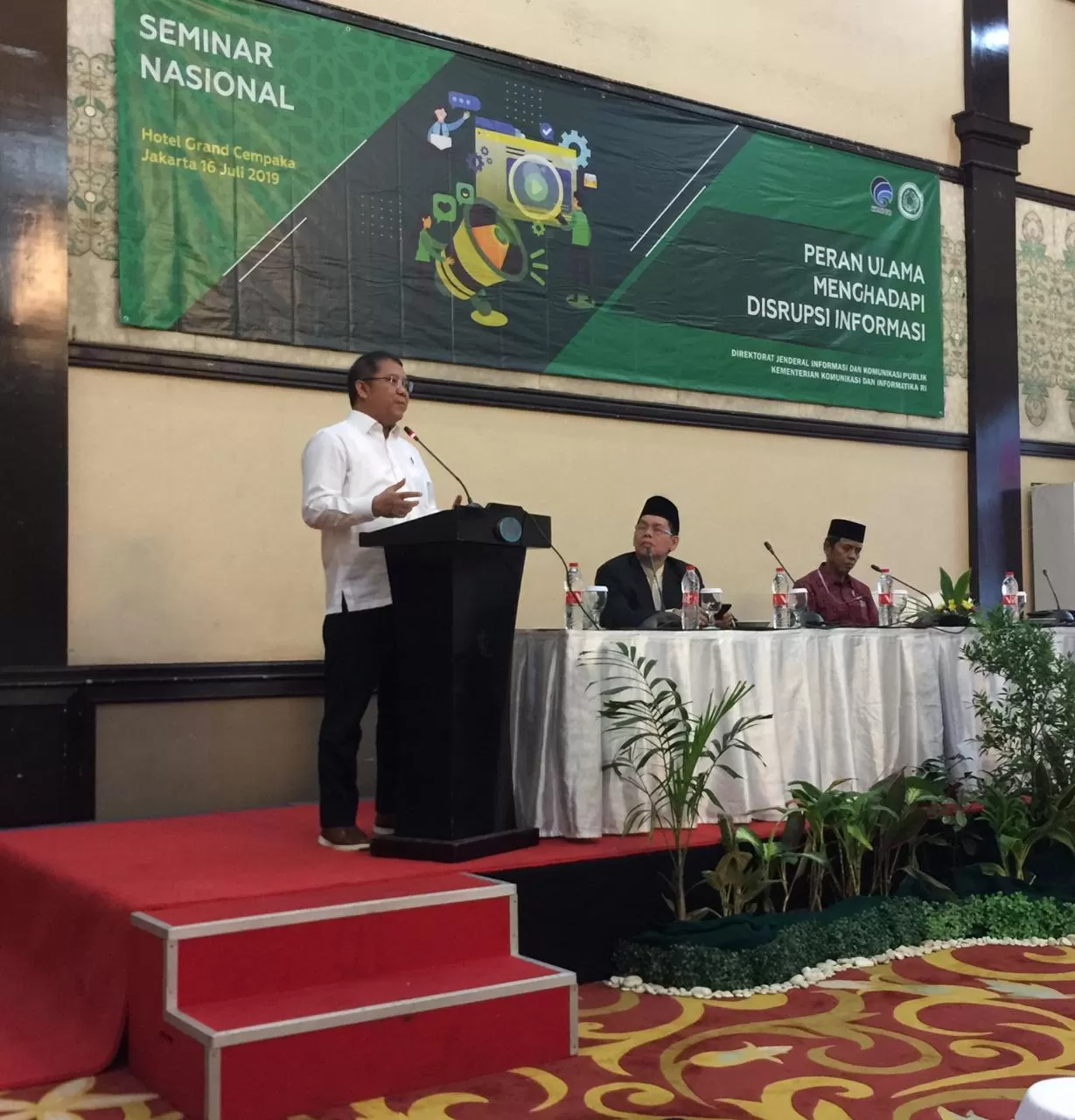 Menkominfo Cerita Lika-Liku Penanganan Hoaks di Rakornas Infokom MUI